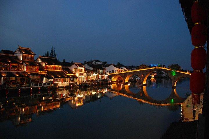 Shanghai Zhujiajiao water town&Bund excursión de medio día (Privado/Grupo)
