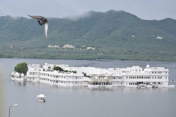 Udaipur lokale Tour mit Bootfahren