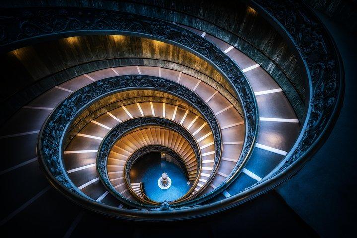 Tour privado nocturno: Museos Vaticanos y Capilla Sixtina con guía local Marco!