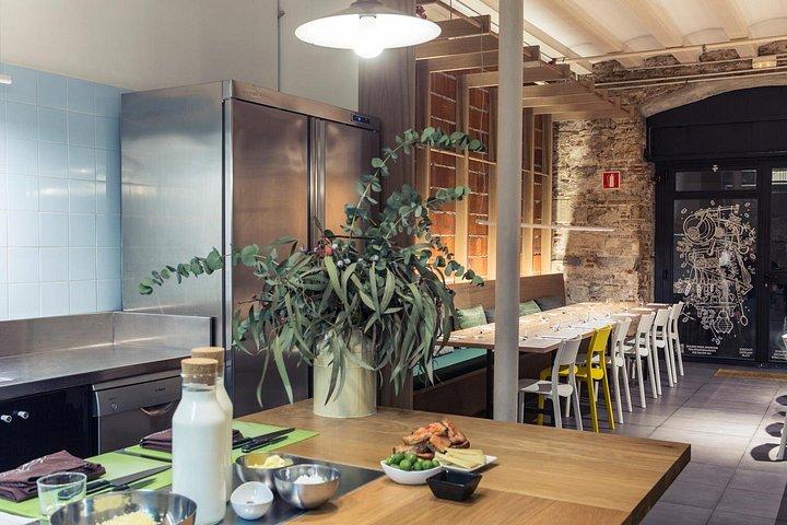 バルセロナ料理体験: パエリア&タパス料理教室