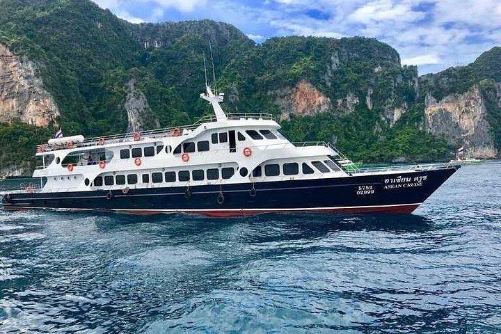 Ferry Transfer Between Phuket to Koh Phi Phi