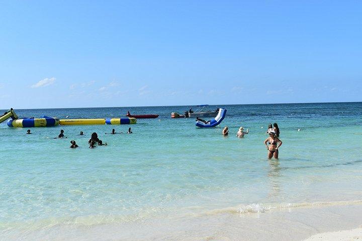 セブン マイル ビーチ & リックス カフェへのネグリル日帰り旅行、モンテゴ ベイからの入場付き
