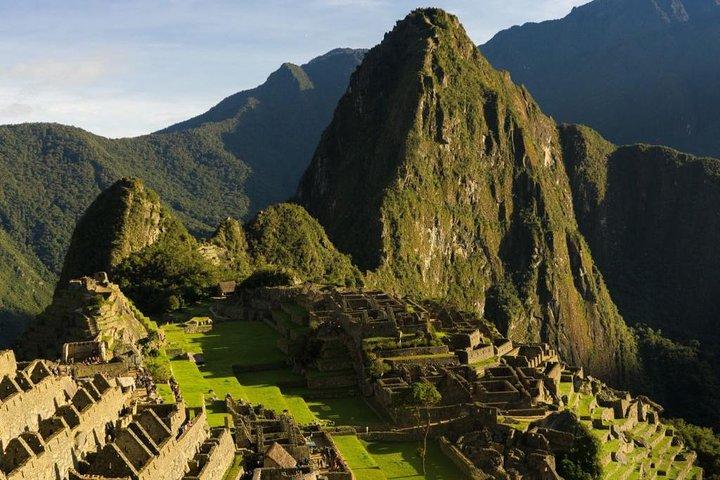 Salkantay Trail to Machu Picchu - 4 日間ツアー