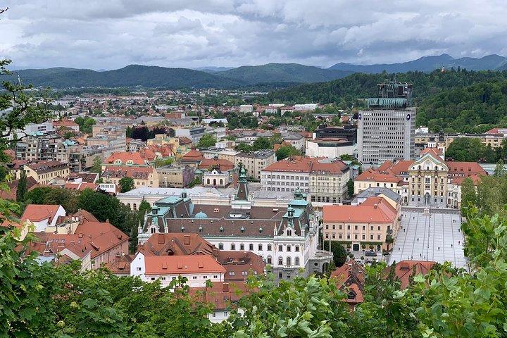 Visite privée à Ljubljana, la grotte de Postojna et le château de Predjama de Zagreb