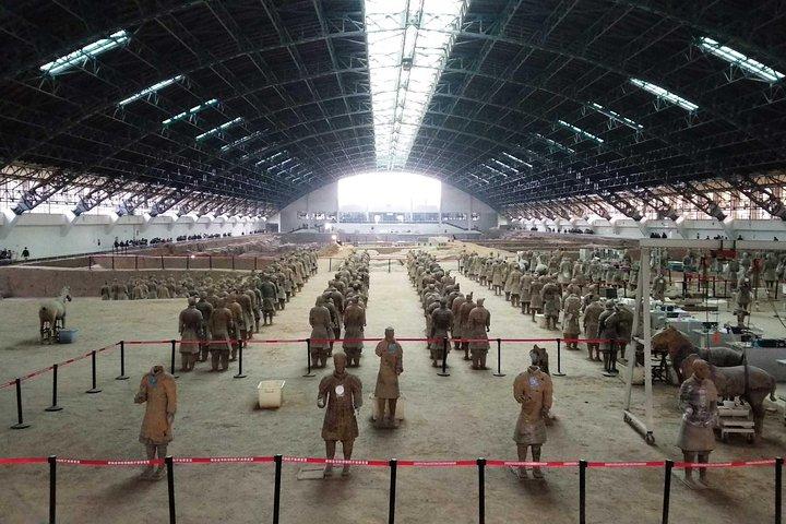 Private Day Tour of Xi'An Terracotta Warriors and Ancient City Wall