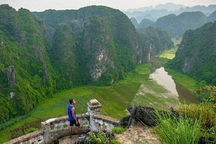 Hoa Lu、Tam Coc、Mua Caveを訪れるNinh Binh 1日ツアー