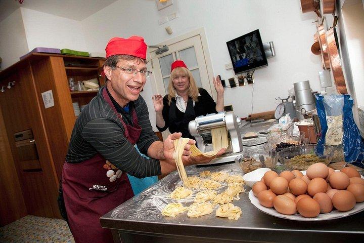 ソレントの丘での料理教室とガイド付き農場ツアー