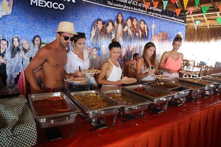カンクン、イスラ ムヘーレスへのカタマラン オールインクルーシブ ツアー