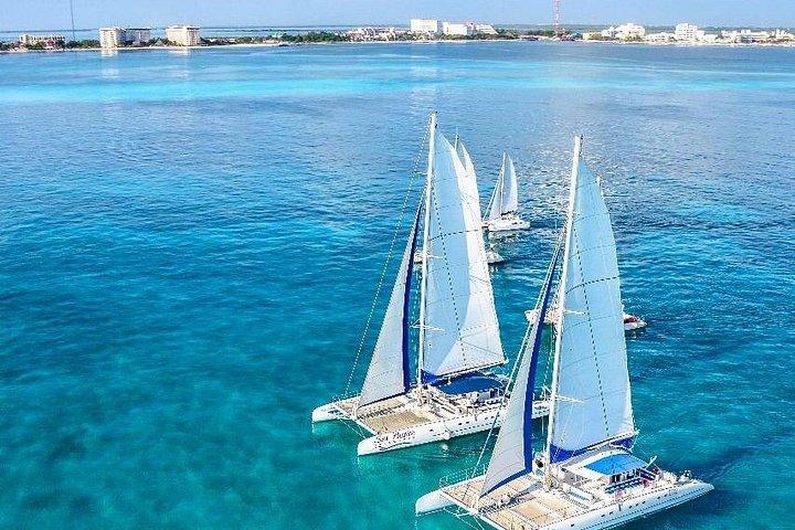 カンクン、イスラ ムヘーレスへのカタマラン オールインクルーシブ ツアー