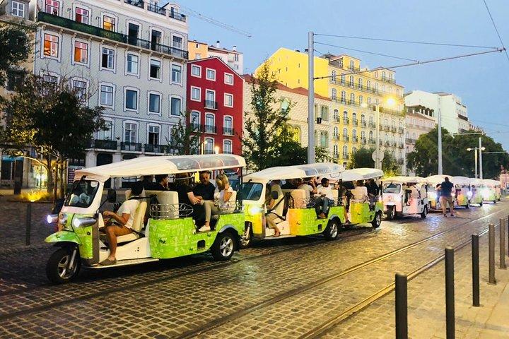 Visite privée du vieux Lisbonne Tuk Tuk | Alfama et quartiers médiévaux