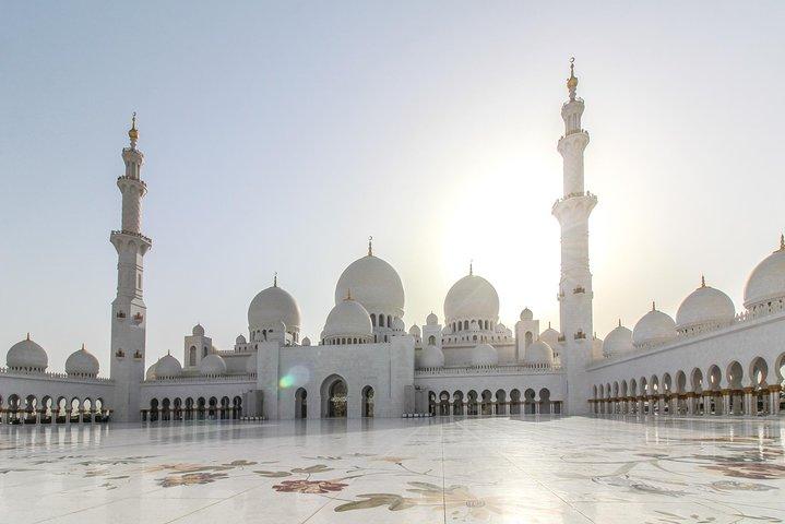 Ganztagestour durch Abu Dhabi und das Louvre-Museum