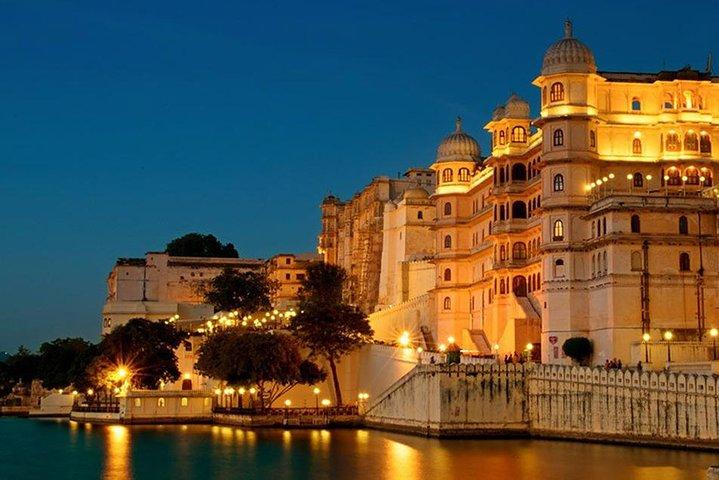 Excursion privée d'une journée à Udaipur avec Guide local