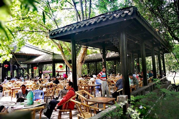 成都人民公園での 3 時間のウォーキング ツアーと麻雀の学習