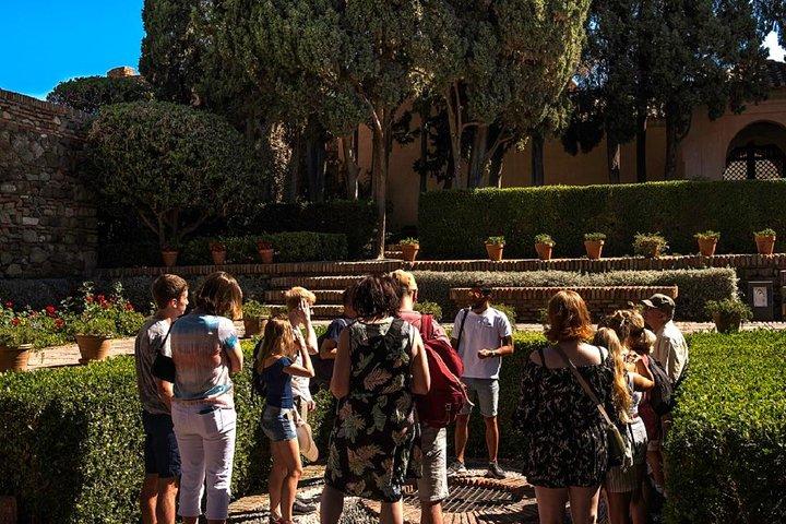 Det bedste ved Malaga: Guided Tour of Cathedral, Alcazaba & Theatre