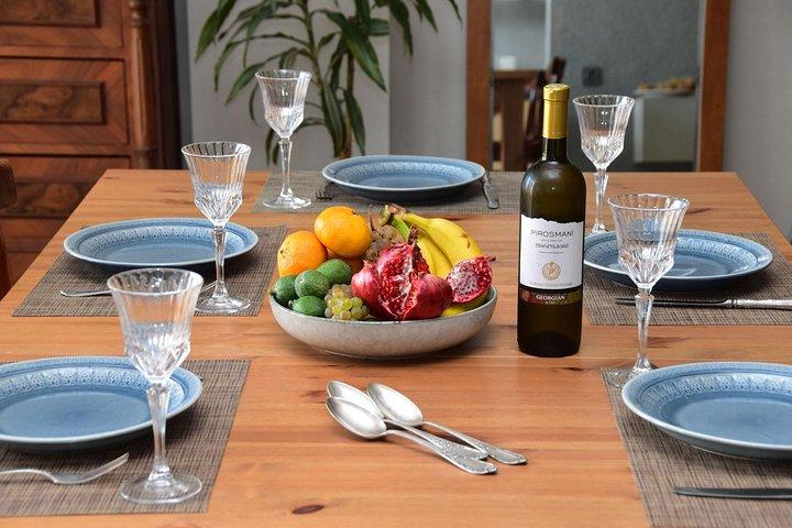 Private Traditional Georgian Meal in a Lovely Tbilisi Home with Transfers