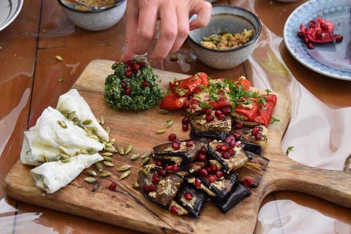 Private Traditional Georgian Meal in a Lovely Tbilisi Home with Transfers