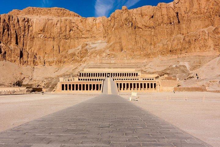 Excursión privada de día completo a las orillas este y oeste desde Luxor con la tumba del rey Tut