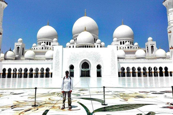 Tour di Abu Dhabi Day con la Grande Moschea dello Sceicco Zayed