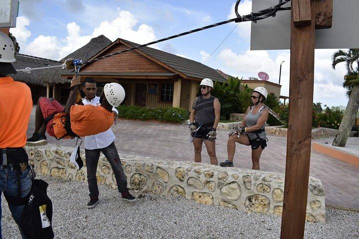 theme park Mundo taino with zip line