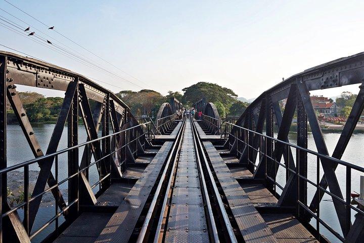 バンコク発カンチャナブリ川クワイ＆デス鉄道ツアー