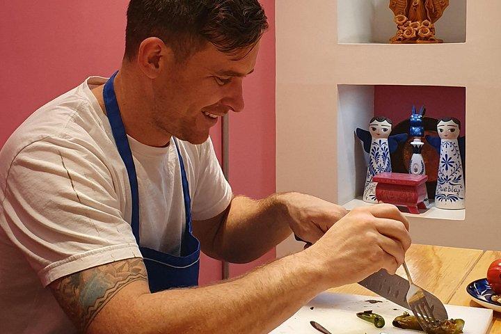 Regional Mexican Cooking Class and Market Tour
