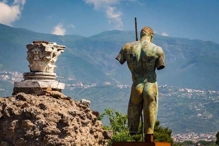 Pompeii and Herculaneum small group tour - skip the line