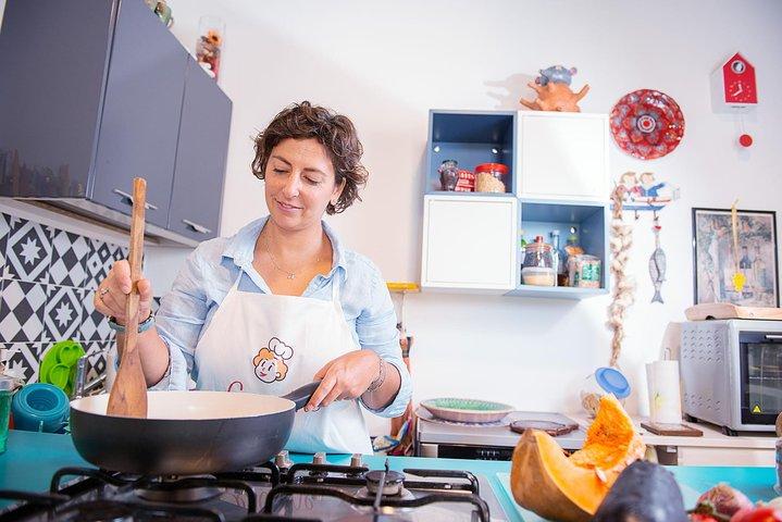 Cesarine: kookcursus thuis en maaltijd met een local in Palermo