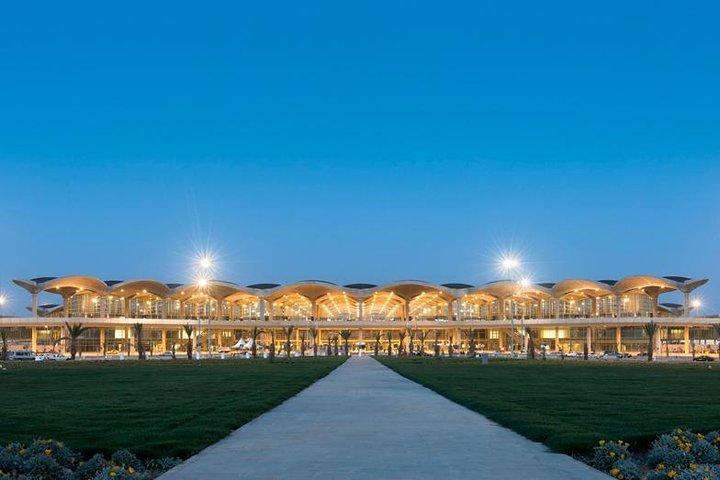 Servicio de traslado privado al aeropuerto desde / hacia QAIA.