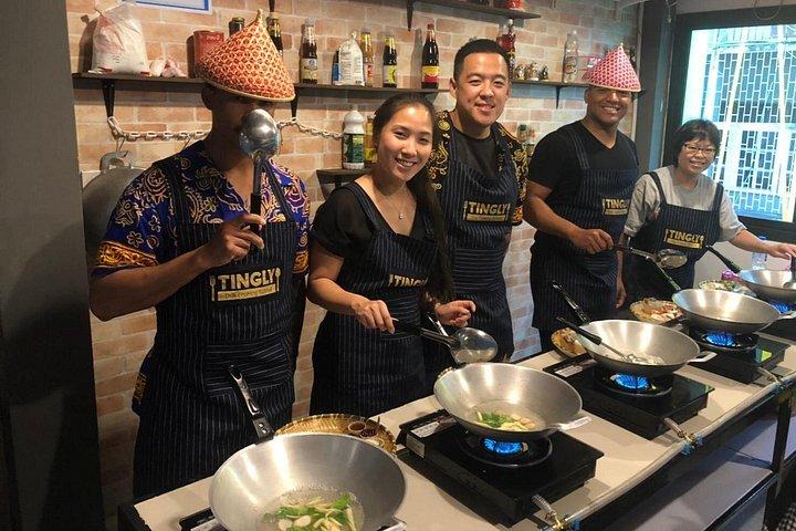 Prickelnder Thai-Kochkurs mit morgendlicher Markttour