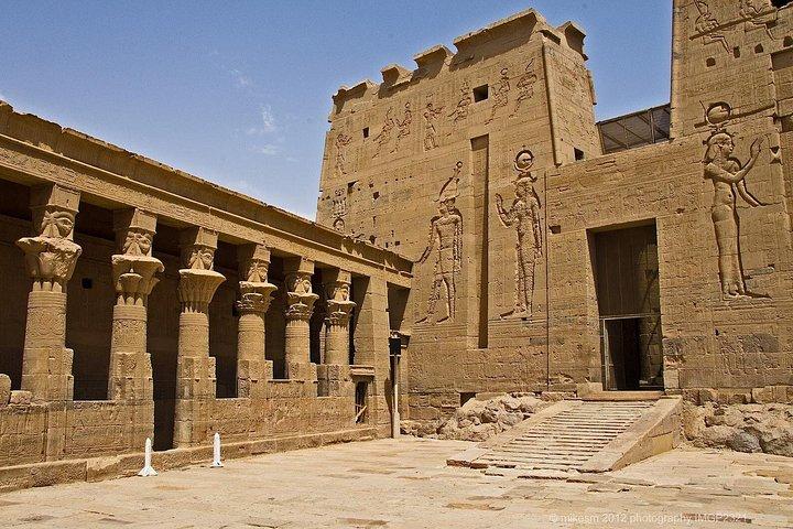ルクソールからアブシンベル、エドフ、コム・オンボ、アスワンへの旅行