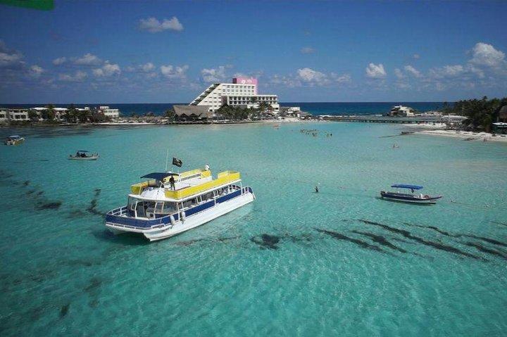 Katamaran Adventure Tour Isla Mujeres Ubegrænset fra Cancun med transport