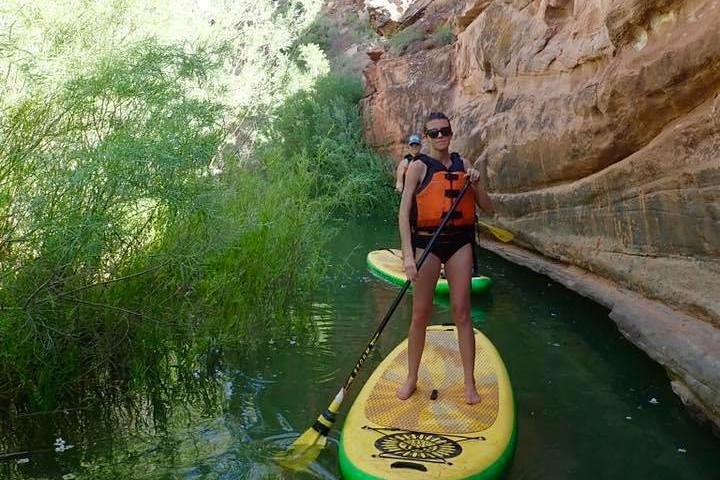 Flatwater Fun: Stand Up Paddleboard sur le fleuve Colorado