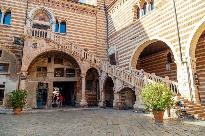 VISITE PRIVÉE de Vérone : faits saillants et trésors cachés avec habitants et collation inclus