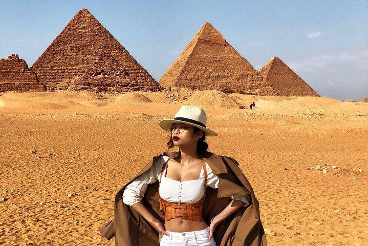 Halbtagestour zu den Pyramiden von Gizeh und zur Sphinx-Straße vom Flughafen Kairo
