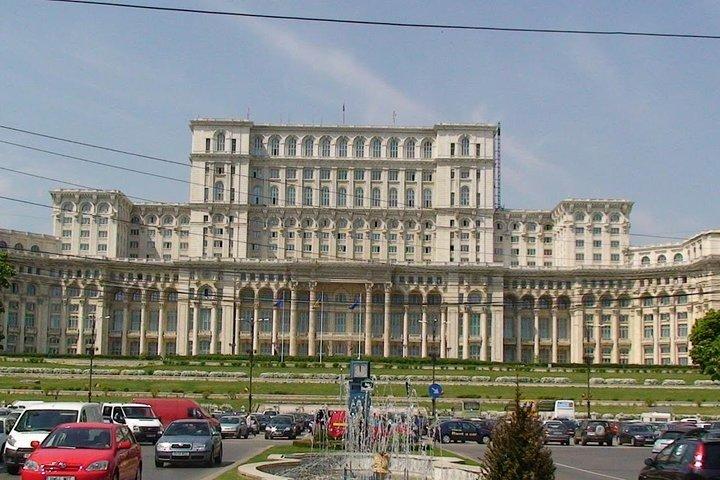 Atrações icônicas de Bucareste - Museu da vila e Palácio do Parlamento