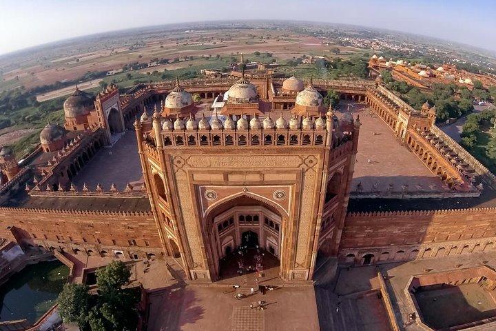 Geführte Fatehpur Sikri- und Abhaneri-Tour ab Jaipur mit Agra Drop