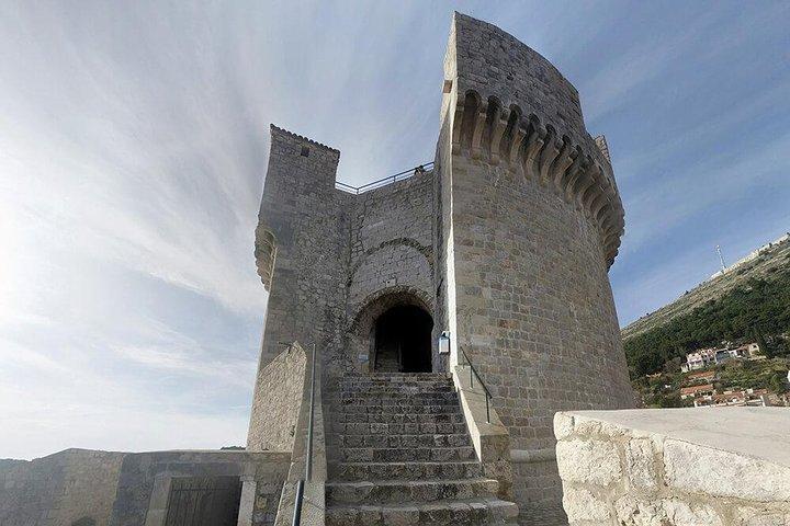 Walls Of Dubrovnik: 地元の人との小グループウォーキングツアー