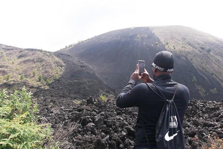 パリクティン火山クレータープライベートツアー