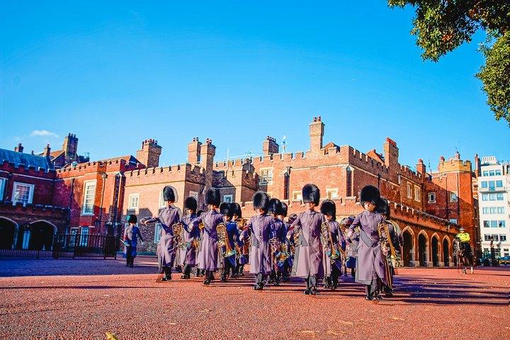 ロンドンの宮殿と議会ツアー（20以上のロンドンのトップ観光スポットをご覧ください）