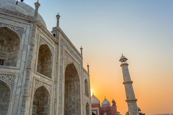 Agra Day Trip fra Delhi med Taj Mahal ved solnedgang