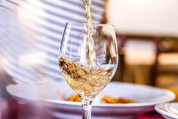 Frascatiワインテイスティングツアー：ローマの田園地帯の味