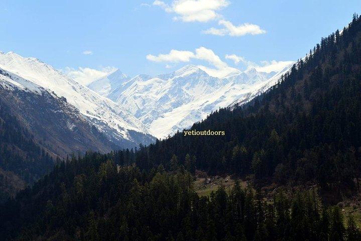 Har Ki Doon Himalayan Trek et Camping