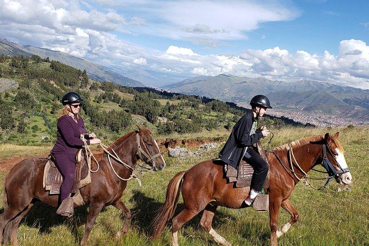 Balade à cheval + visite guidée de Sacsayhuaman