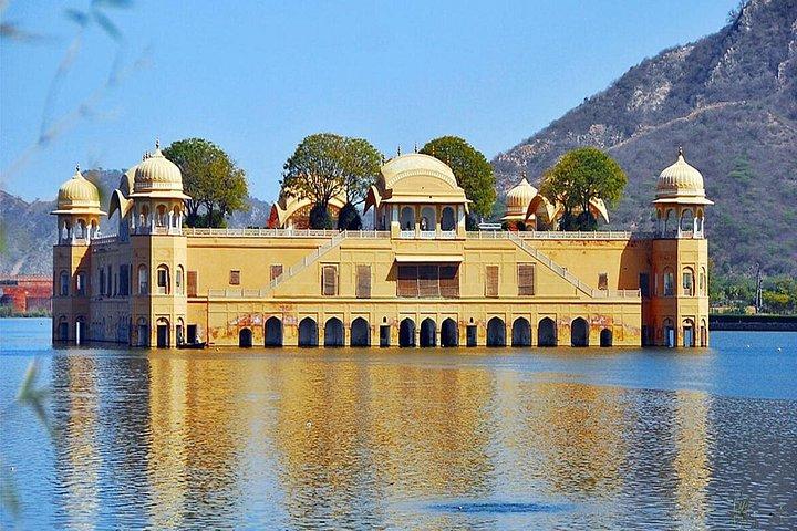 Golden Triangle Tour 4 Days From Ahmedabad