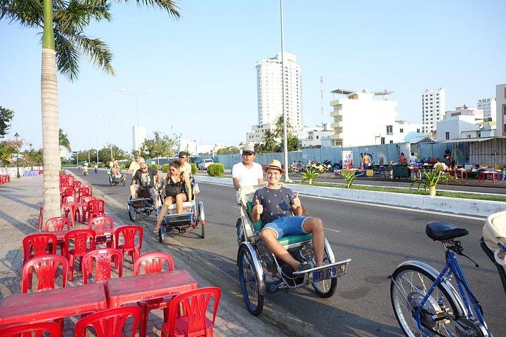 03時間の輪タクでニャチャン市を探索（少人数グループツアー）