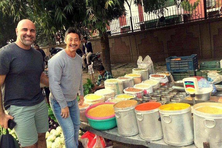 デリーの市場から食卓へ：実践的なインド料理と五品コース