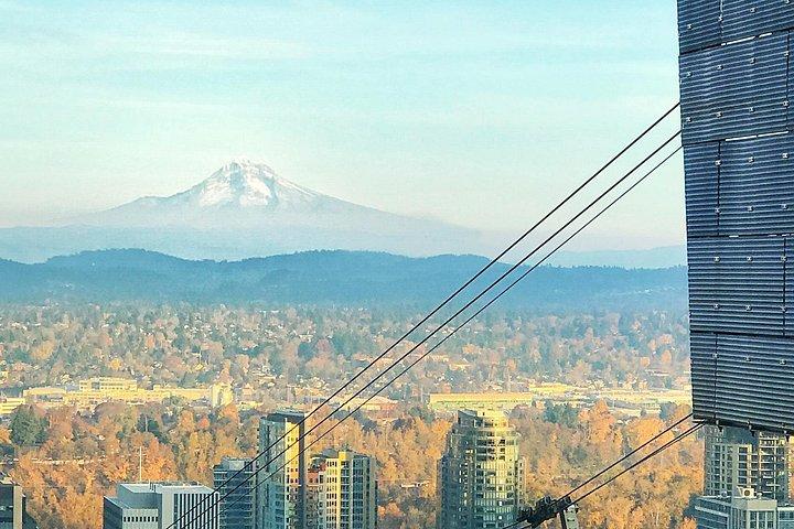 オレゴン州ポートランドの日の出近くのドーナツで空からトラムに乗ってみよう