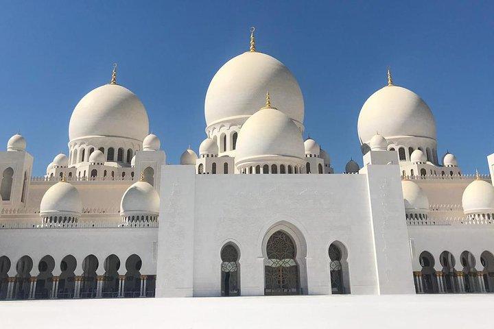 Visite de la ville d'Abu Dhabi (Grande Mosquée et Qasr Al Watan)