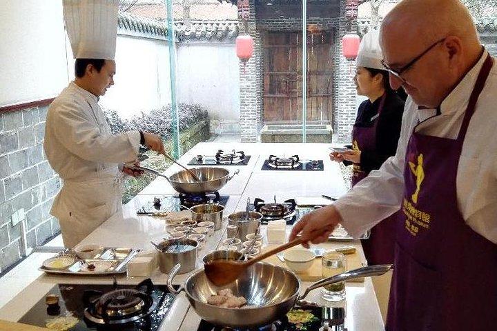 四川料理をテーマにした博物館料理体験