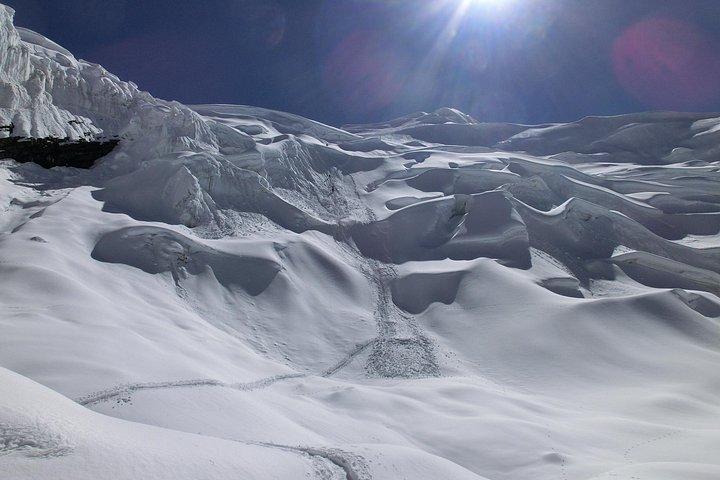 Mera Peak Climbing 6476 meters for 20 Days
